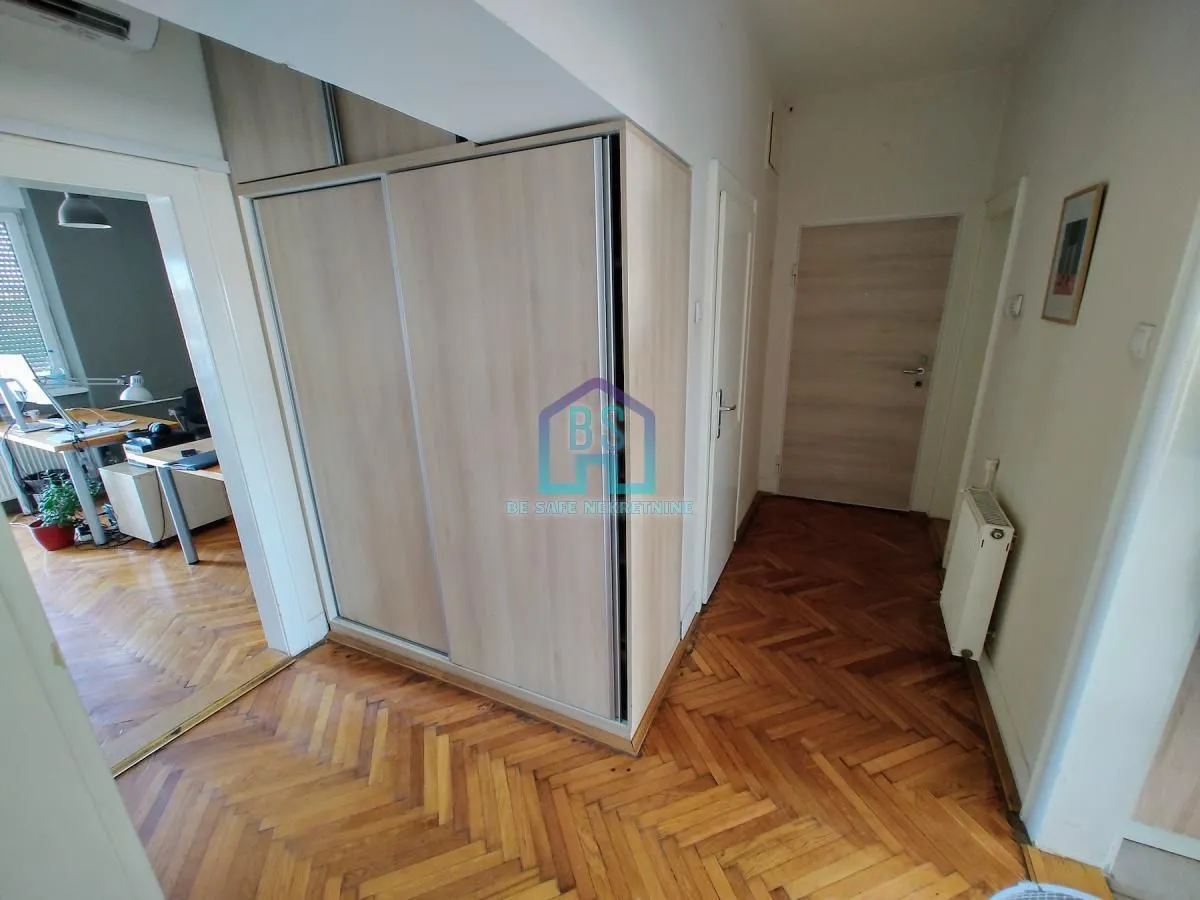 Prodaja, trosoban stan, 74m², Stari grad, Novi Sad
