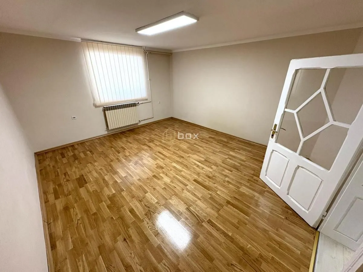 Rent, office space, 120m², Centar, Niš