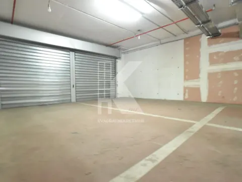 Rent, office space, 155m², Stari Aerodrom, Podgorica - image 20