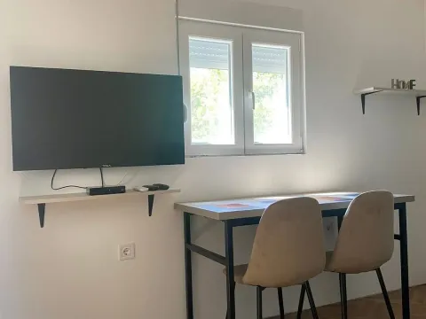 Izdavanje, jednosoban stan, 25m², Dalmatinska ulica, Podgorica - image 5