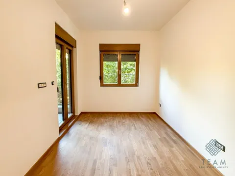 Izdavanje, poslovni prostor, 45m², Zagorič, Podgorica - image 8