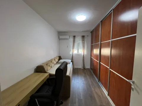 Izdavanje, trosoban stan, 108m², Momišići, Podgorica - image 12