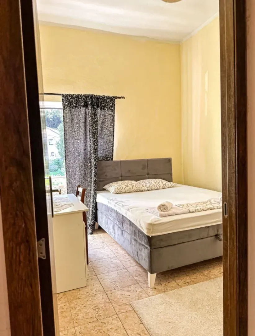 Prodaja, dvosoban stan, 60m², Škaljari, Kotor