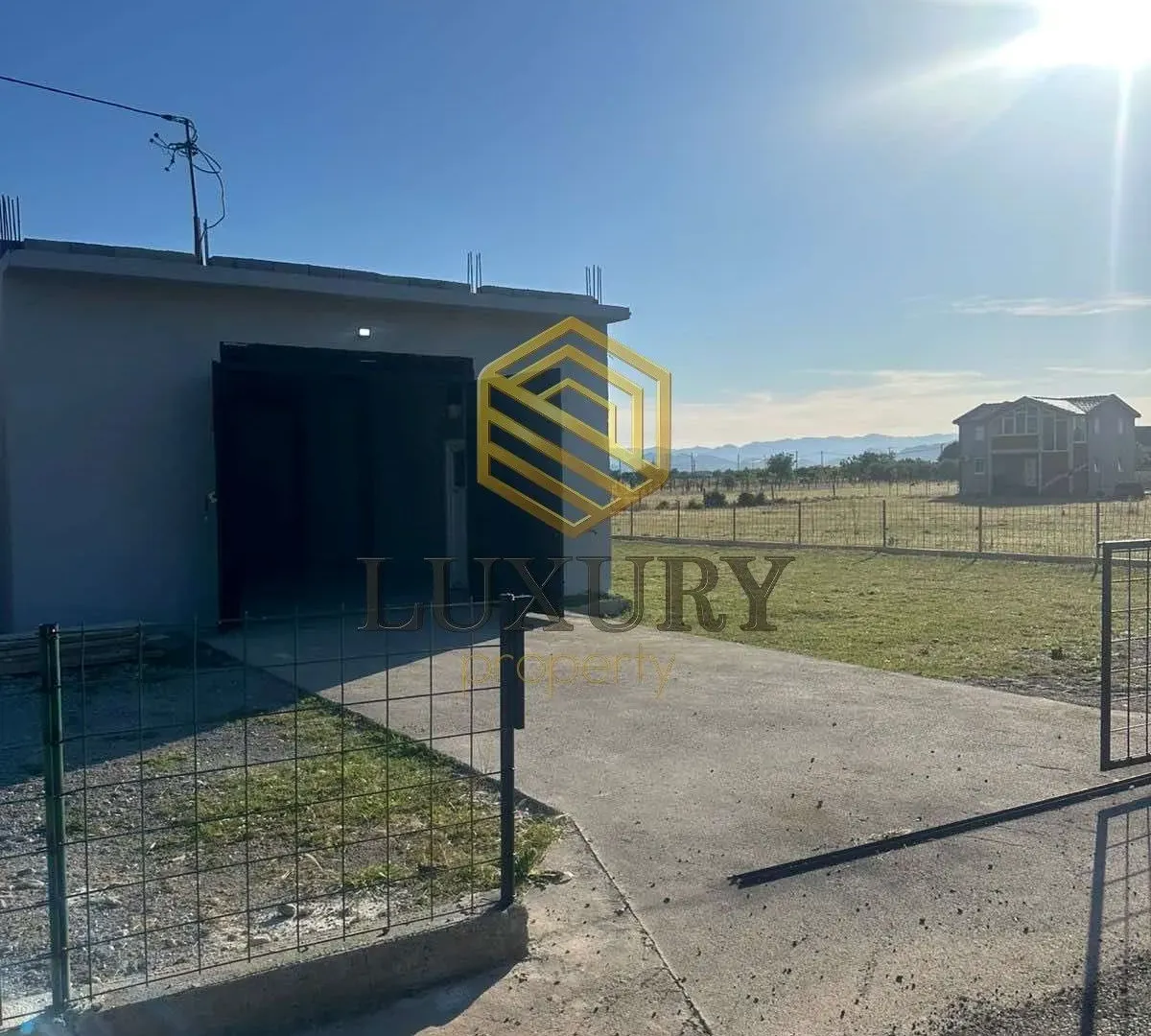 Rent, office space, 105m², Tuzi, Podgorica