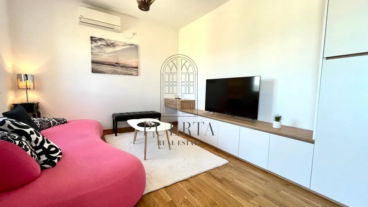 Izdavanje, jednosoban stan, 49m², City Kej, Podgorica