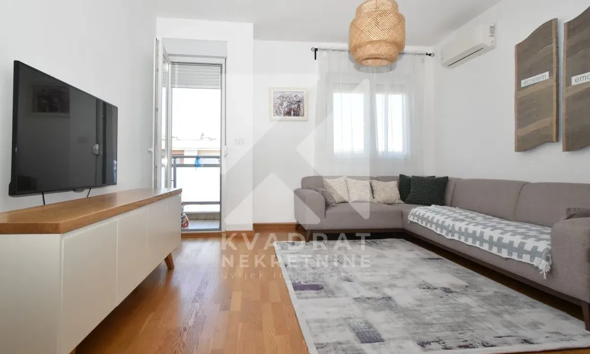 Izdavanje, dvosoban stan, 64m², City Kvart, Podgorica