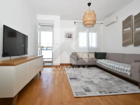 Izdavanje, dvosoban stan, 64m², City Kvart, Podgorica