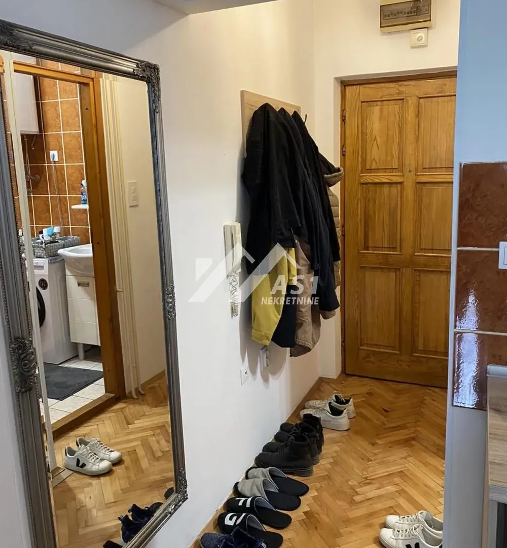 Izdavanje, stan, 28m², Rotkvarija, Novi Sad Sve Podlokacije