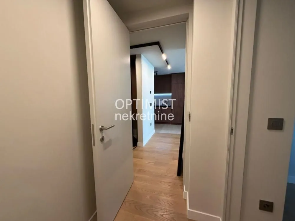 Prodaja, trosoban stan, 71m², Novi Beograd Blok 64, Novi Beograd Sve Podlokacije