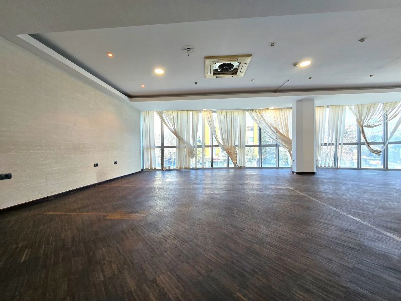 Rent, office space, 450m², Preko Morače, Podgorica
