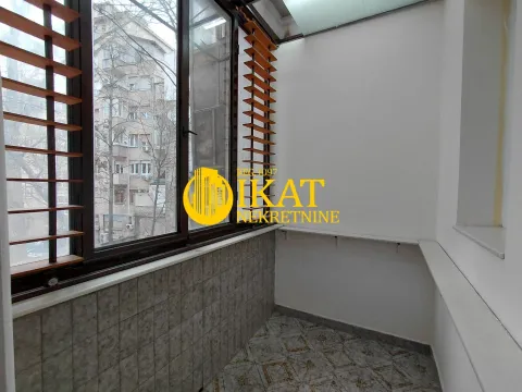 Izdavanje, četvorosoban stan, 110m², Vračar Centar, Vračar Sve Podlokacije - image 12