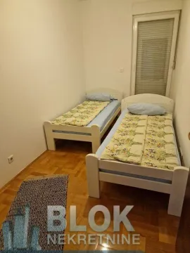 Izdavanje, dvosoban stan, 66m², Tuški Put, Podgorica - image 2