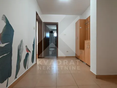 Rent, two bedroom apartment, 98m², Ljubović, Podgorica - image 14