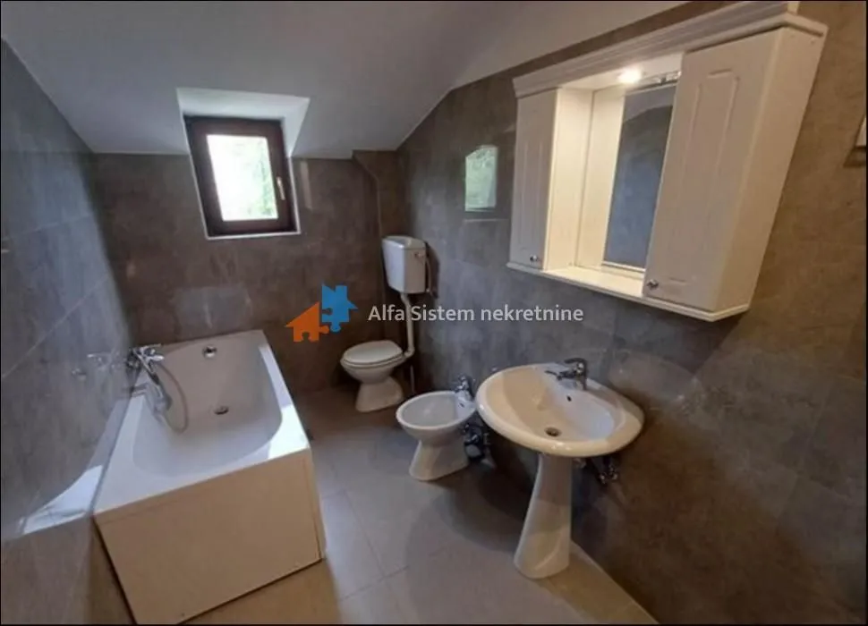 Izdavanje, stan, 210m², Savski Venac, Beograd