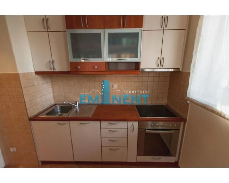 Izdavanje, dvosoban stan, 47m², Čubura, Beograd