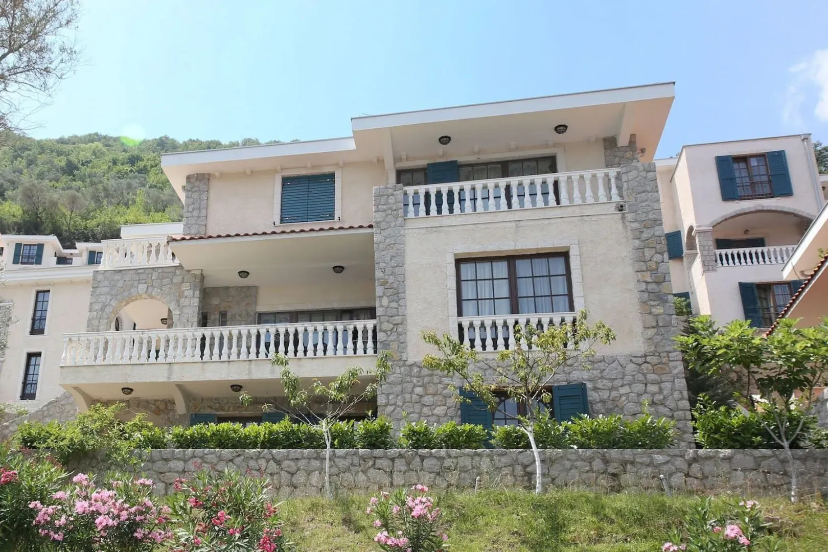 Prodaja, kuća, 235m², Kostanjica, Kotor