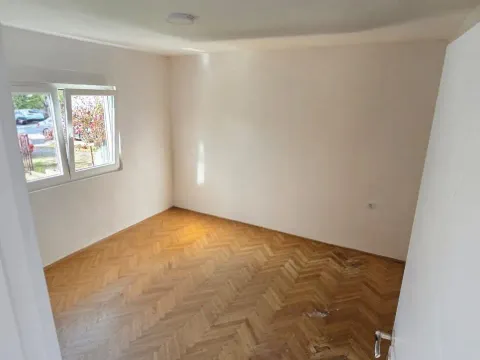 Izdavanje, poslovni prostor, 75m², Gornja Gorica, Podgorica - image 9