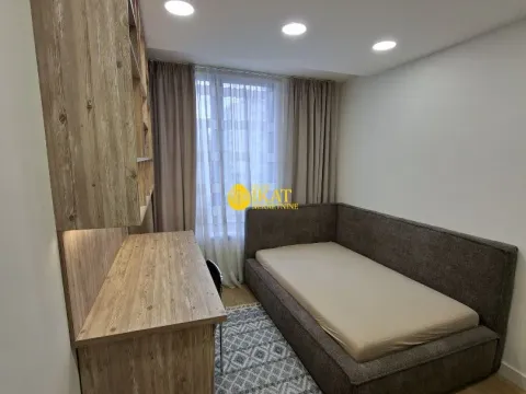 Izdavanje, trosoban stan, 74m², Savski Venac, Beograd - image 9