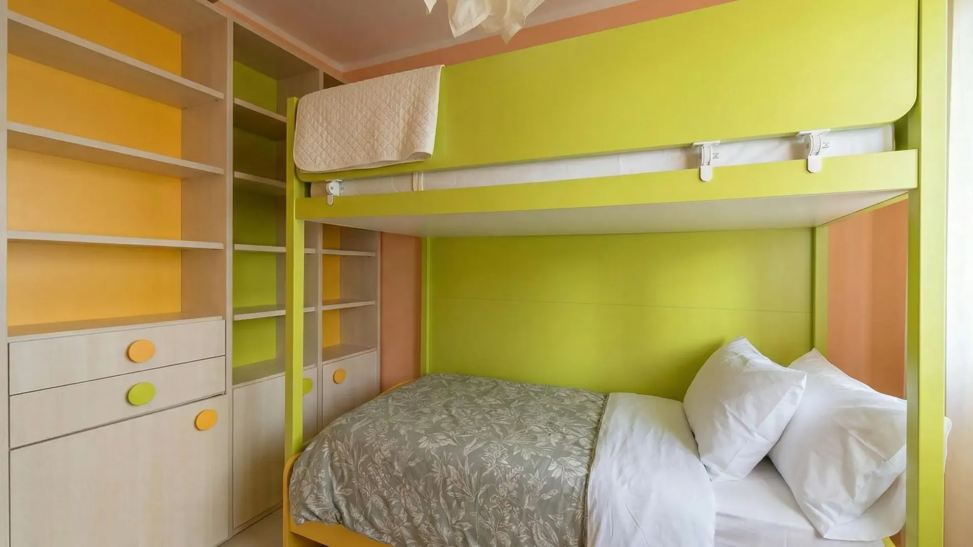 Sale, five bedroom apartment, 111m², Bečići, Budva
