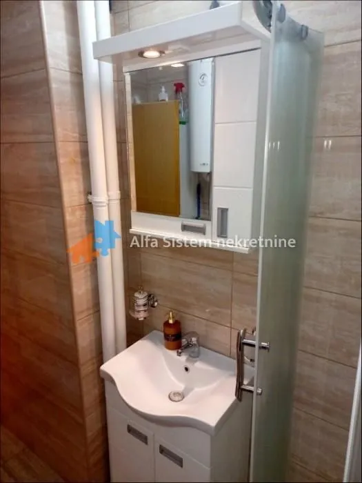 Izdavanje, dvosoban stan, 44m², Stari Grad, Beograd