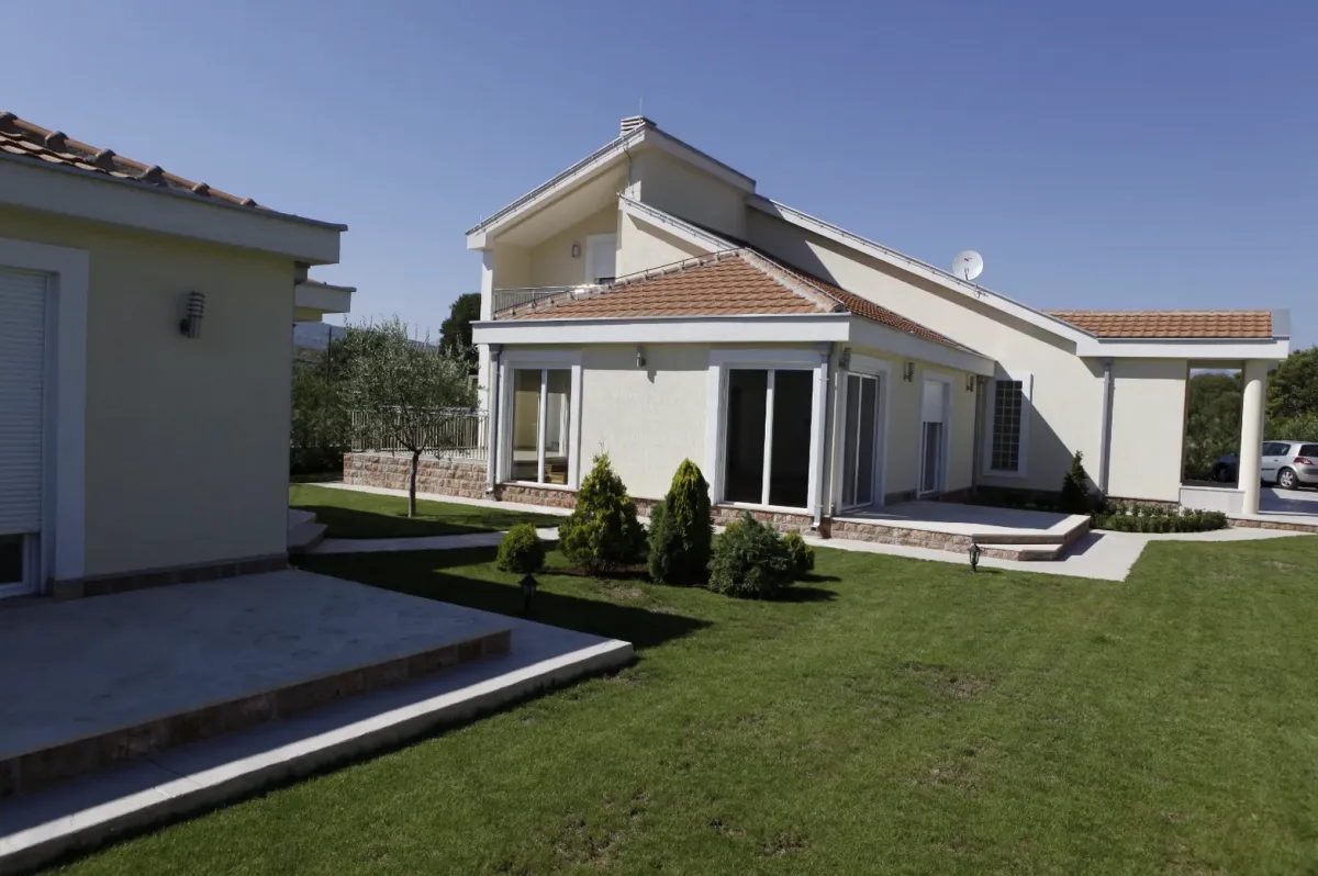Sale, house, 306m², Podgorica, Crna Gora