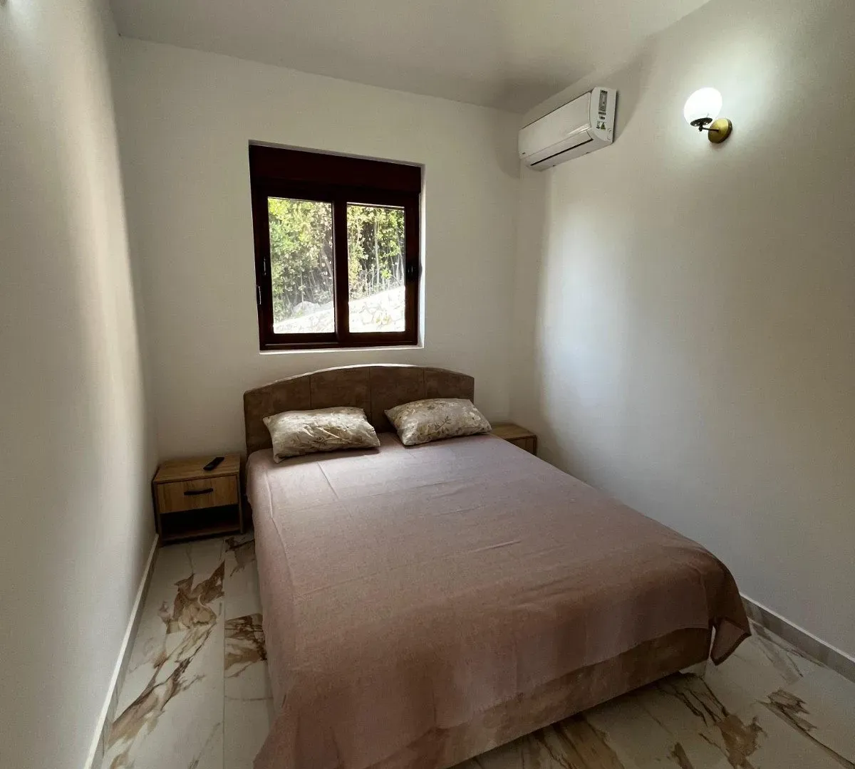 Izdavanje, kuća, 63m², Krimovica, Kotor