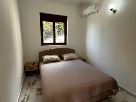 Izdavanje, kuća, 63m², Krimovica, Kotor - image 9