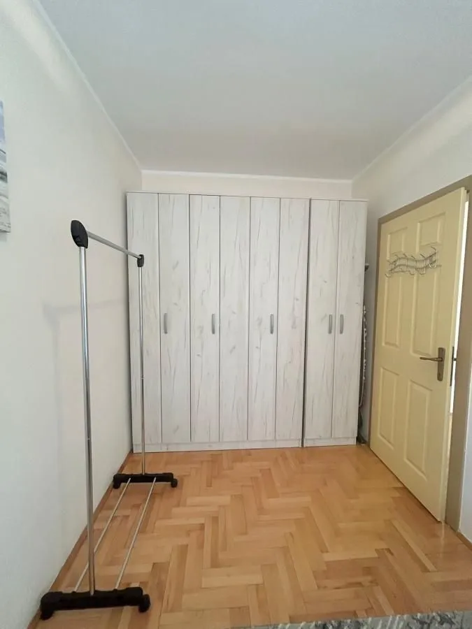 Izdavanje, jednosoban stan, 44m², Stari Aerodrom, Podgorica