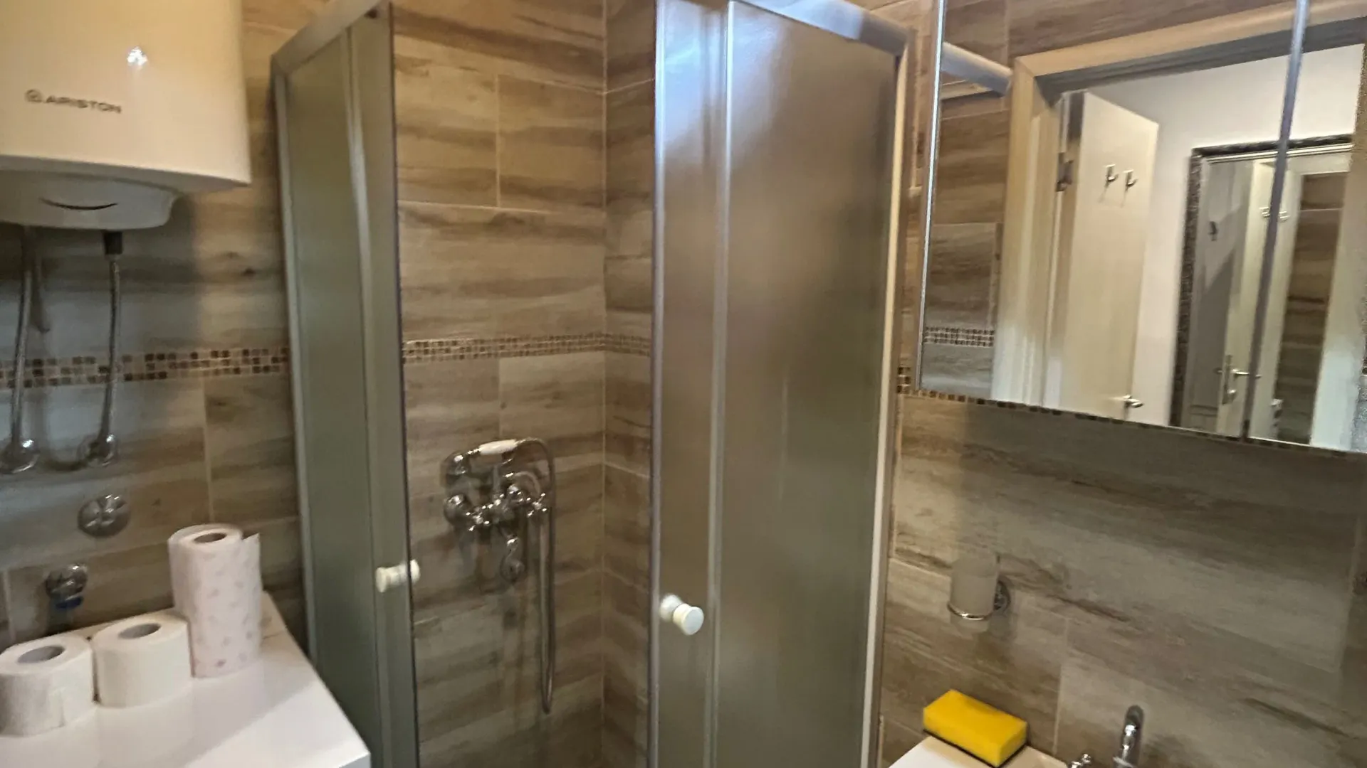 Izdavanje, jednosoban stan, 40m², Blok 5, Podgorica