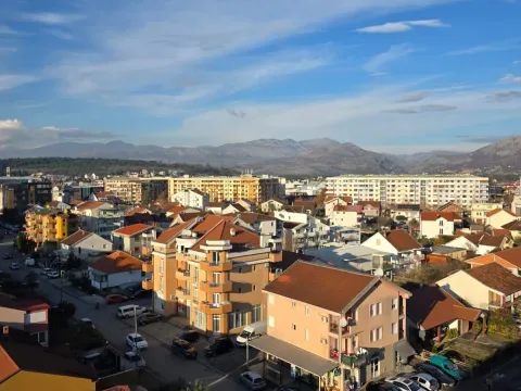 Prodaja, jednosoban stan, 45m², Stari Aerodrom, Podgorica - image 2