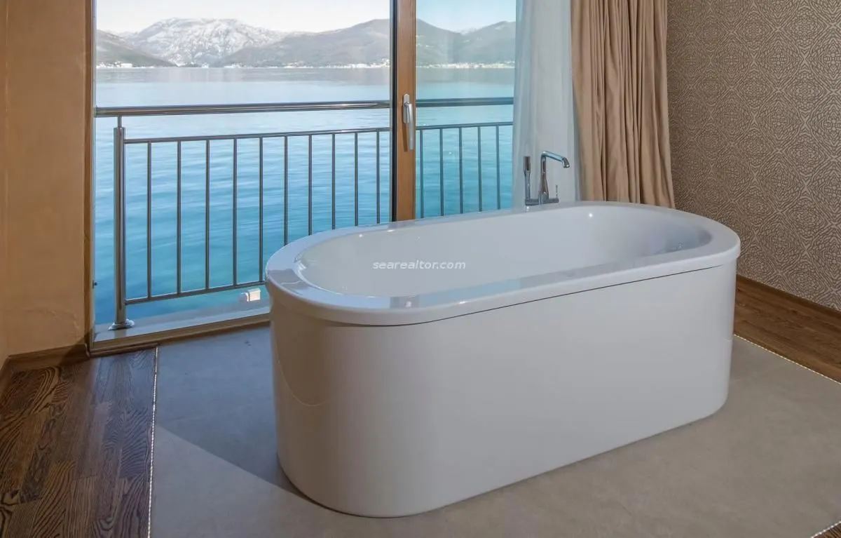 Prodaja, kuća, 350m², Krašići, Tivat