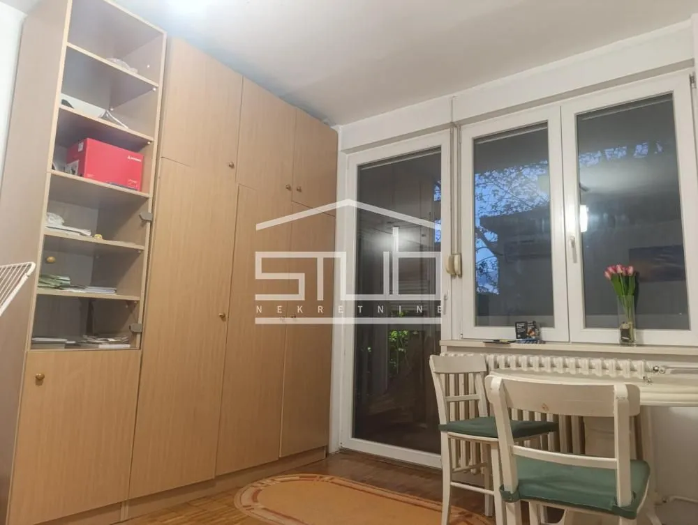 Prodaja, garsonjera, 27m², Golf Naselje, Beograd