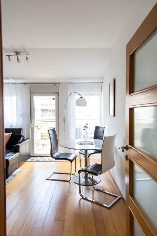 Izdavanje, jednosoban stan, 50m², Blok 9, Podgorica