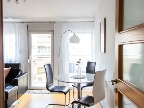 Izdavanje, jednosoban stan, 50m², Blok 9, Podgorica - image 2