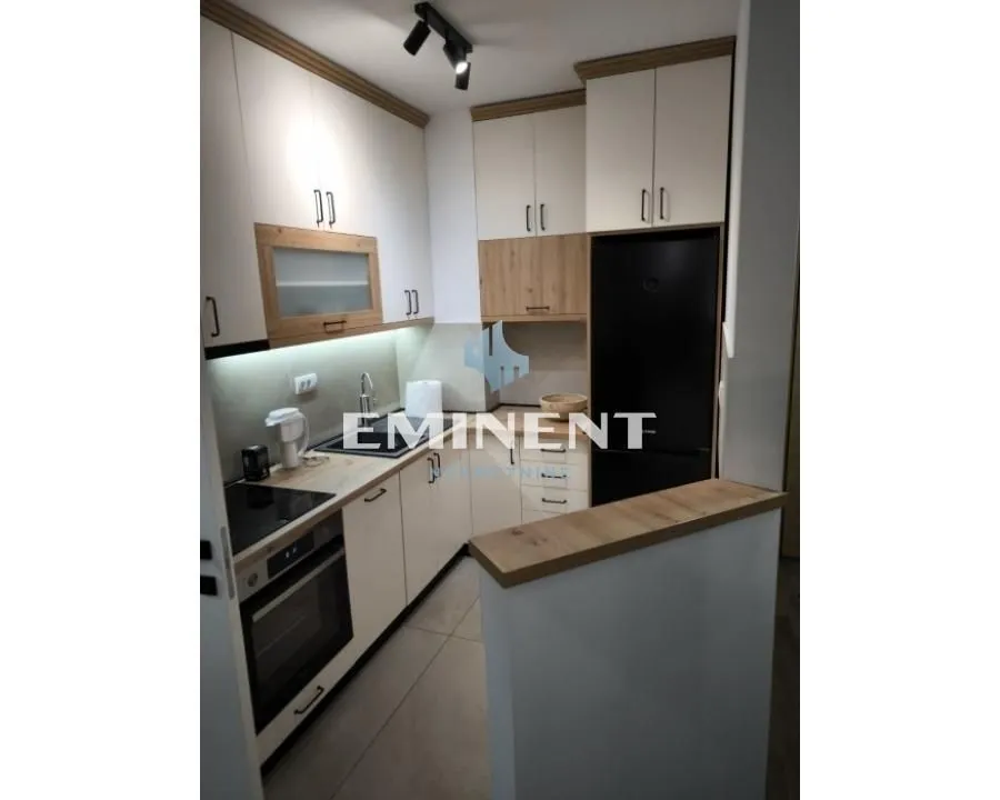 Rent, three bedroom apartment, 60m², Južni Bulevar, Vračar Sve Podlokacije