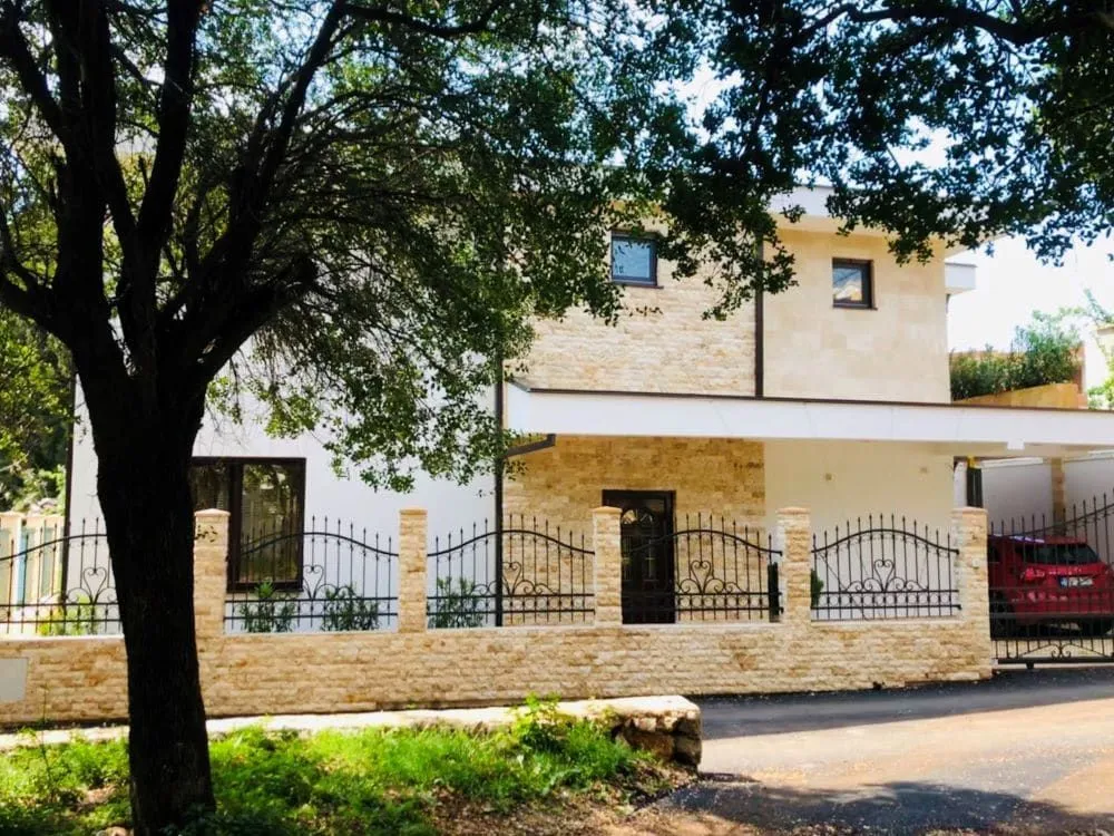Prodaja, kuća, 160m², Dobra Voda, Bar