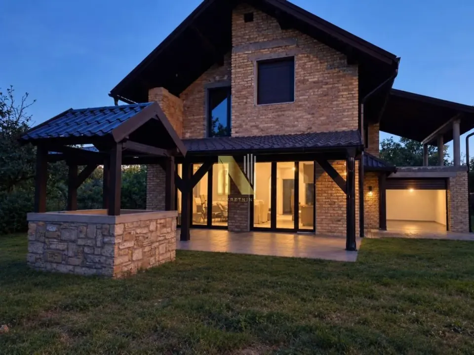 Prodaja, kuća, 209m², Petrovaradin, Novi Sad