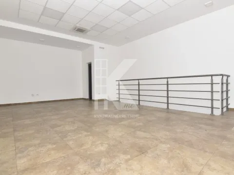 Izdavanje, poslovni prostor, 241m², Tološka šuma, Podgorica - image 8