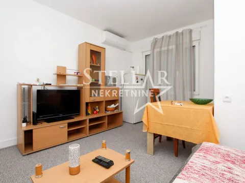Rent, one bedroom apartment, 35m², Preko Morače, Podgorica - image 1