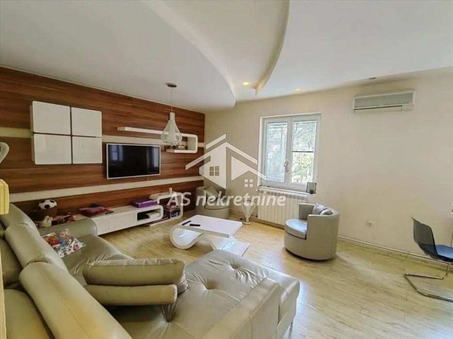 Rent, three bedroom apartment, 72m², Slavija, Vračar Sve Podlokacije