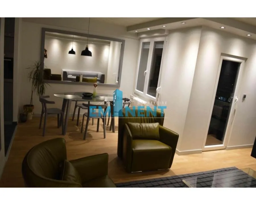 Izdavanje, dvosoban stan, 63m², Novi Beograd Sve Podlokacije, Beograd