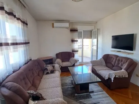 Izdavanje, jednosoban stan, 56m², Stara Varoš, Podgorica - image 3