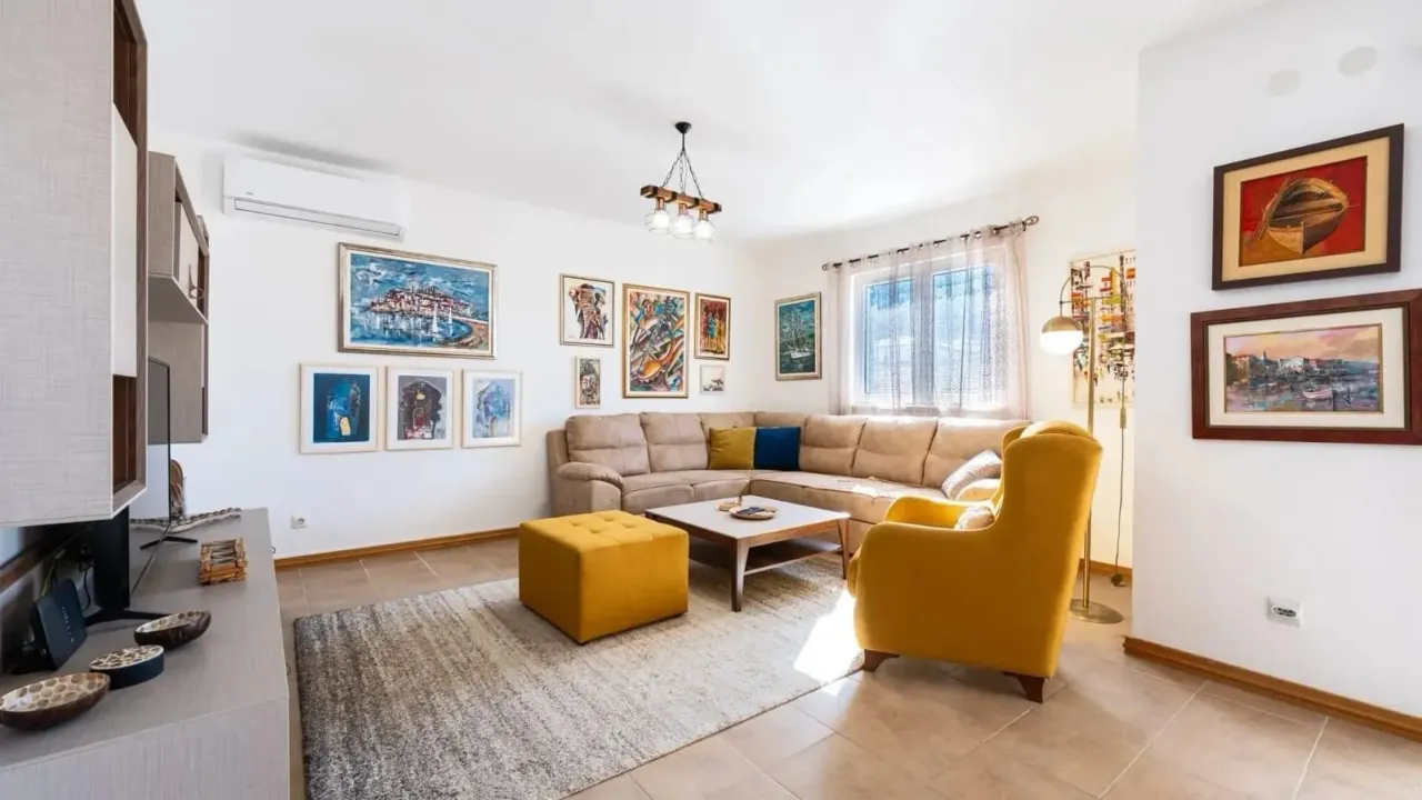 Sale, two bedroom apartment, 80m², Bečići, Budva