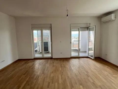 Prodaja, trosoban stan, 104m², Stari Aerodrom, Podgorica - image 9