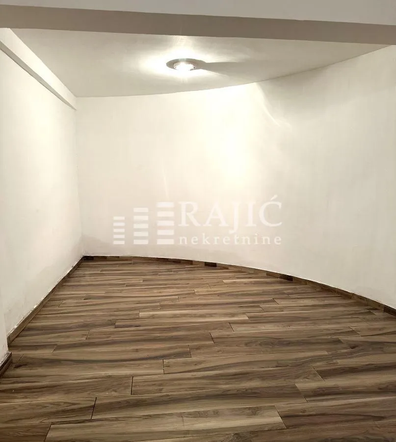 Rent, four bedroom apartment, 110m², Savski Venac, Beograd