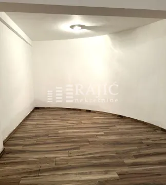 Rent, four bedroom apartment, 110m², Savski Venac, Beograd - image 11