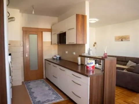 Izdavanje, dvosoban stan, 88m², Tuški Put, Podgorica - image 4