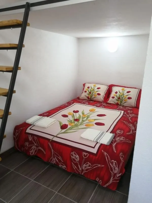 Sale, two bedroom apartment, 58m², Sutomore, Bar