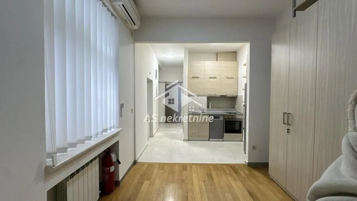 Rent, apartment, 223m², Kalenić Pijaca, Vračar Sve Podlokacije