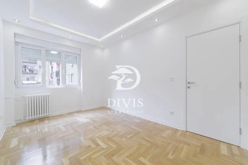 Sale, four bedroom apartment, 80m², Vračar Sve Podlokacije, Beograd